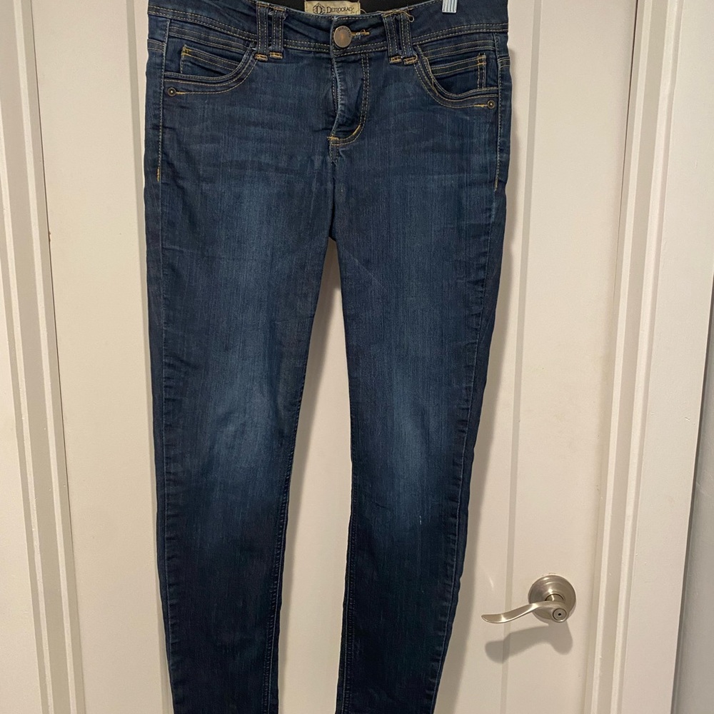 Democracy size 4 Jean